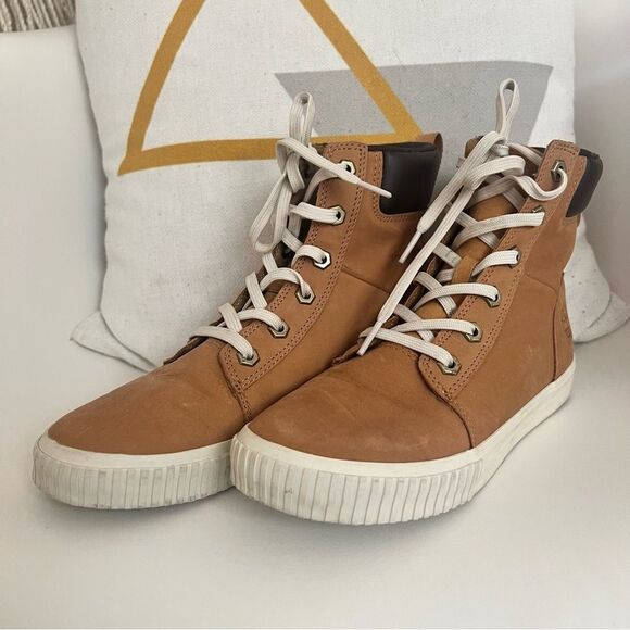 Timberland Shoes - Timberland Skyla Bay Logo Round Toe Lace Up Boots US 7 EU 38 EUC